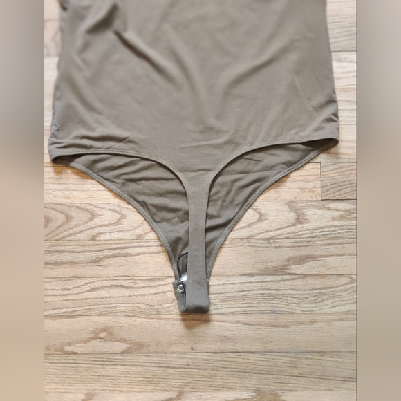 NWT Good American Stretch Jersey U Ring Long Sleeve Body Suit Sepia Wome… - Picture 6 of 9